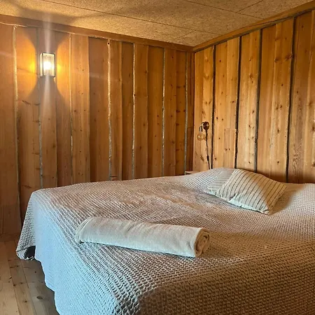 Alpesi faház Hilltop At Porontima